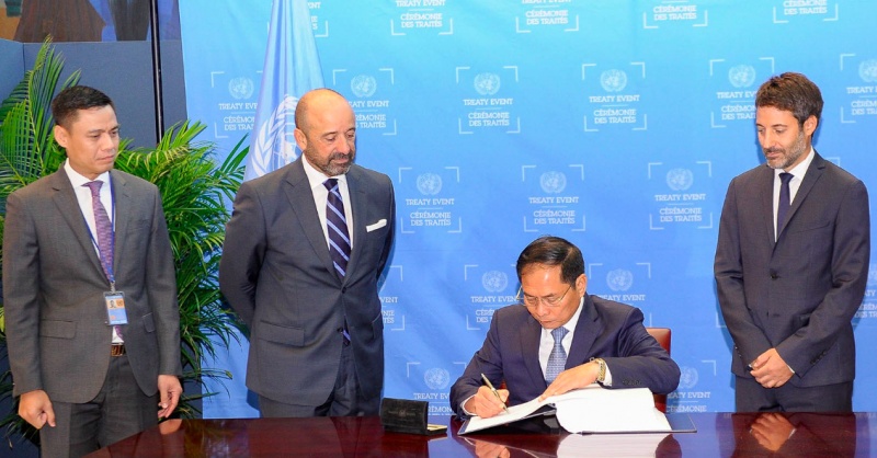 Việt Nam ký Hiệp định về Biển