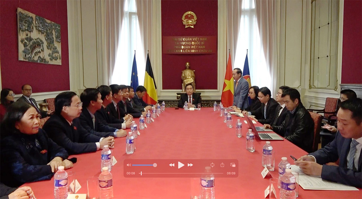 Phó Chủ tịch Thường trực Quốc hội Trần Thanh Mẫn thăm Đại sứ quán Việt Nam tại Bỉ